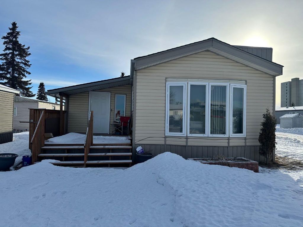 Photo of 9531 98 Street, Grande Prairie, AB T8V 2B6 (MLS # A2292273)