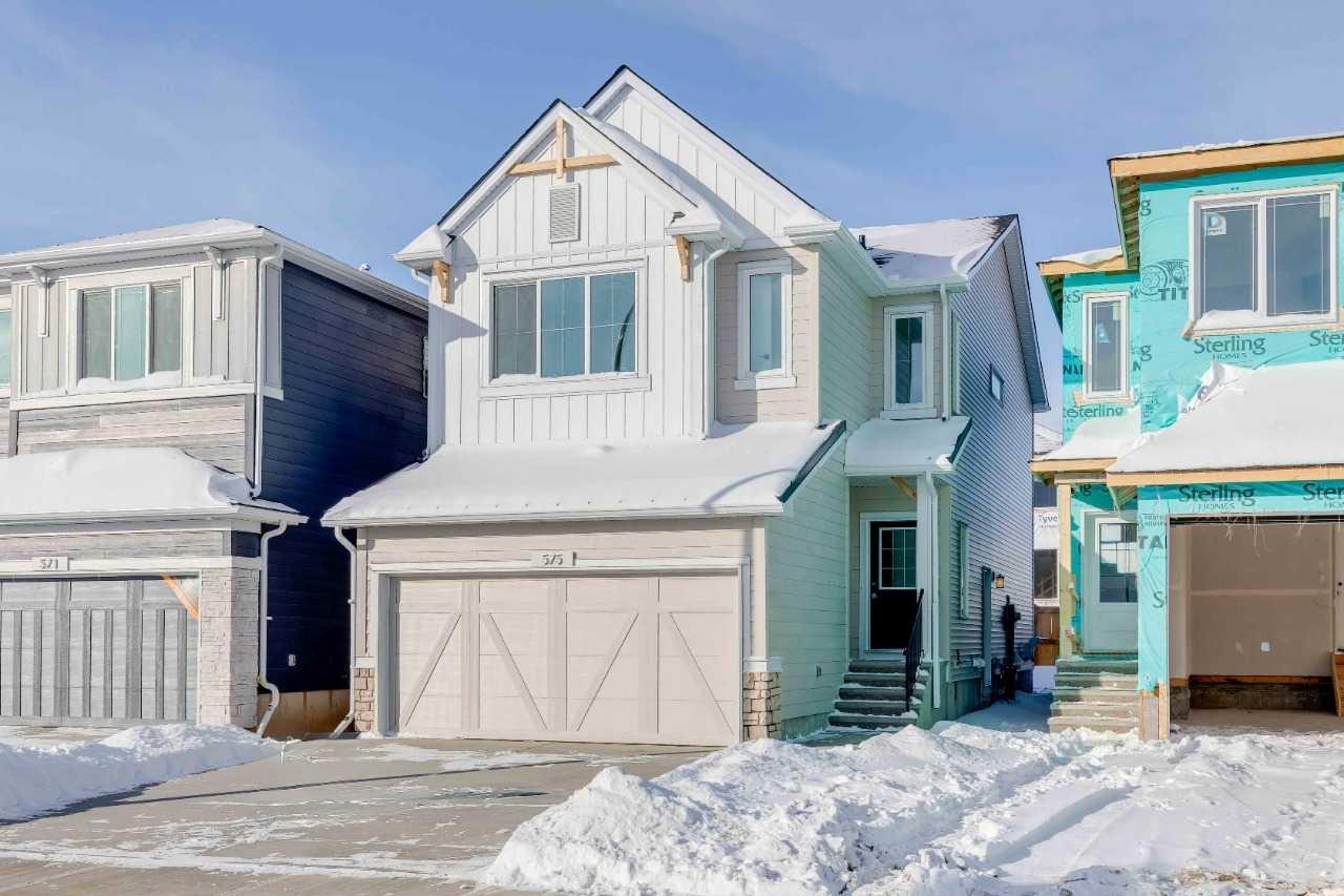 575 Buffaloberry Manor SE