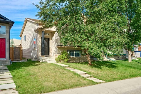 Photo of 240 Covehaven Road NE, Calgary, AB T3K 5W8 (MLS # A2342704)