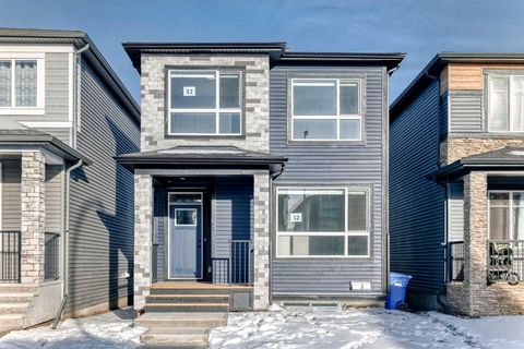 32 Creekview Common SW Calgary AB T2X 5Y6
