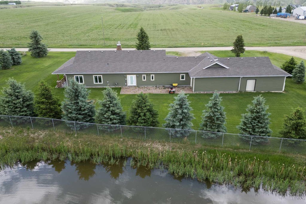 Photo of 100054 RR 21-5A, Diamond City, AB T0K 0T0 (MLS # A2321967)
