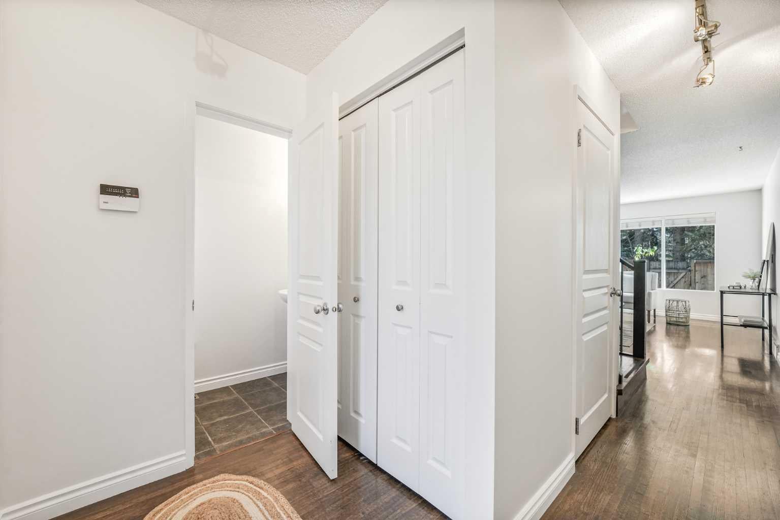 2815 Palliser Drive SW 6