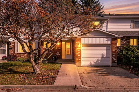 Photo of 2815 Palliser Drive SW #6, Calgary, AB T2V 3S8 (MLS # A2339466)