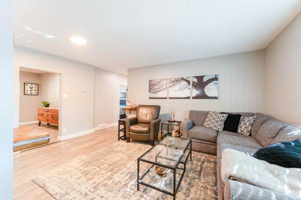 52 3 Street E