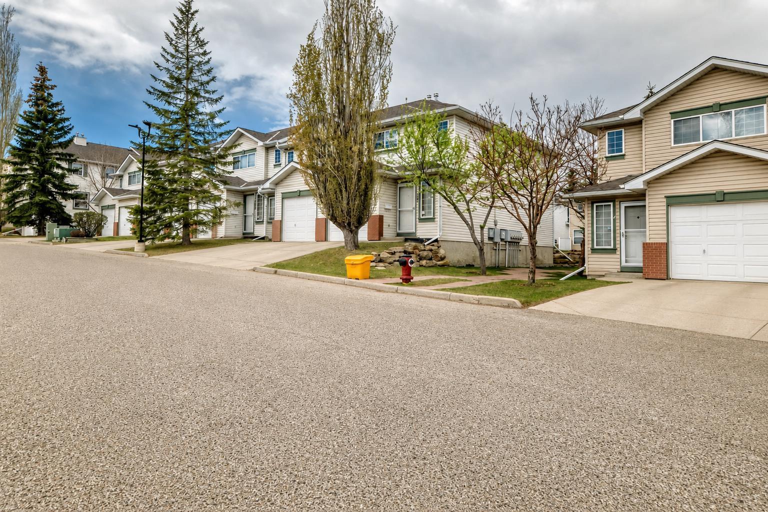 152 Country Hills Villas NW