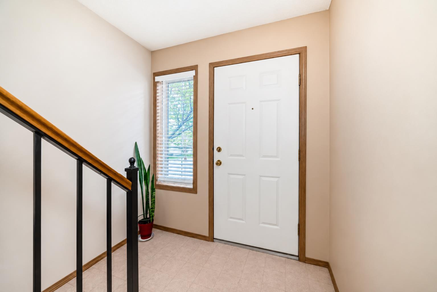 152 Country Hills Villas NW