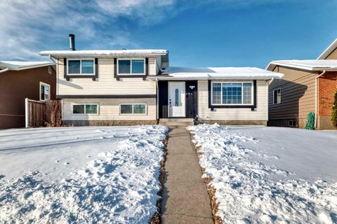584 Whiteridge Way NE Calgary AB T1Y 2Y5