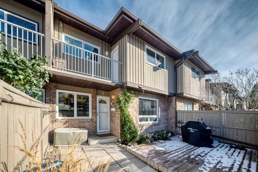 Photo of 1055 72 Avenue NW #2, Calgary, AB T2K 5S4 (MLS # A2354597)
