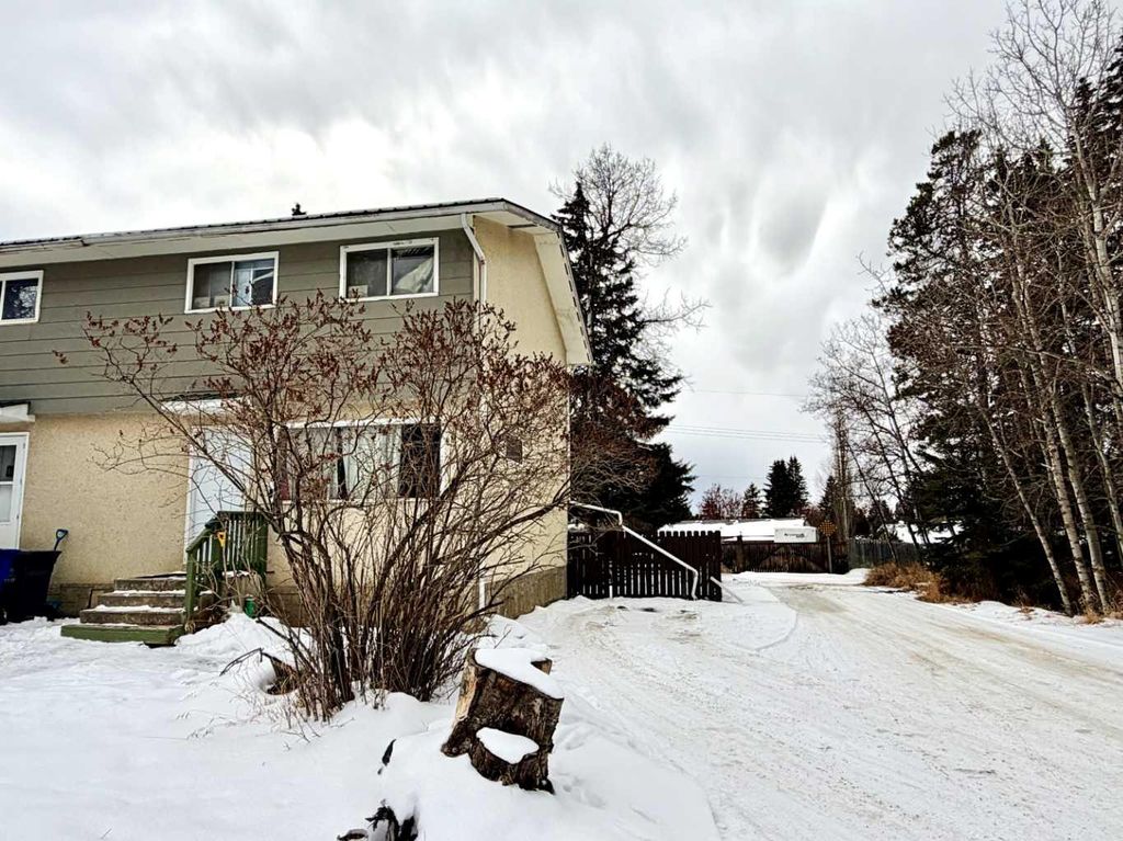 Photo of 5126 56 Street, Rocky Mountain House, AB T4T 1L5 (MLS # A2289982)