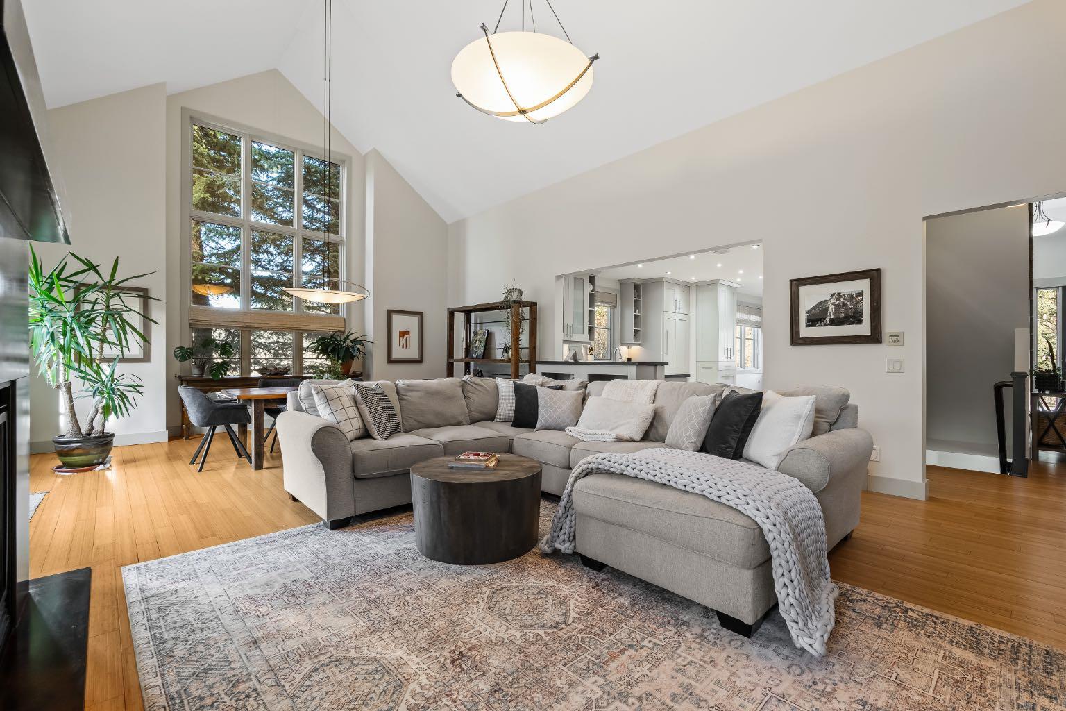 1359 69 Street SW 17