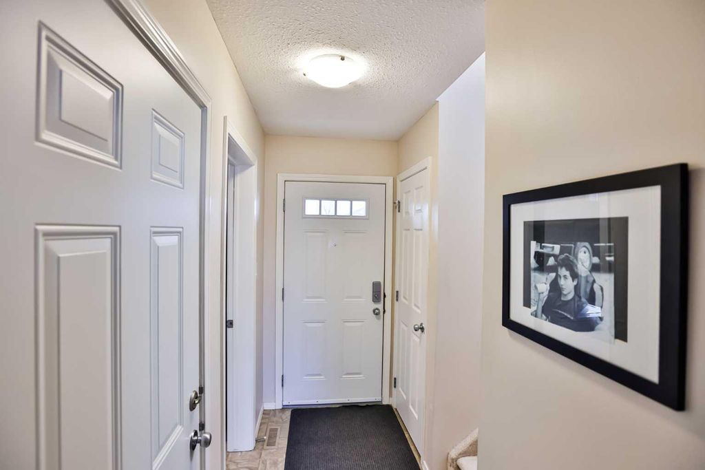 Photo of 149 Silkstone Road W #3, Lethbridge, AB T1J 3Y6 (MLS # A2295431)