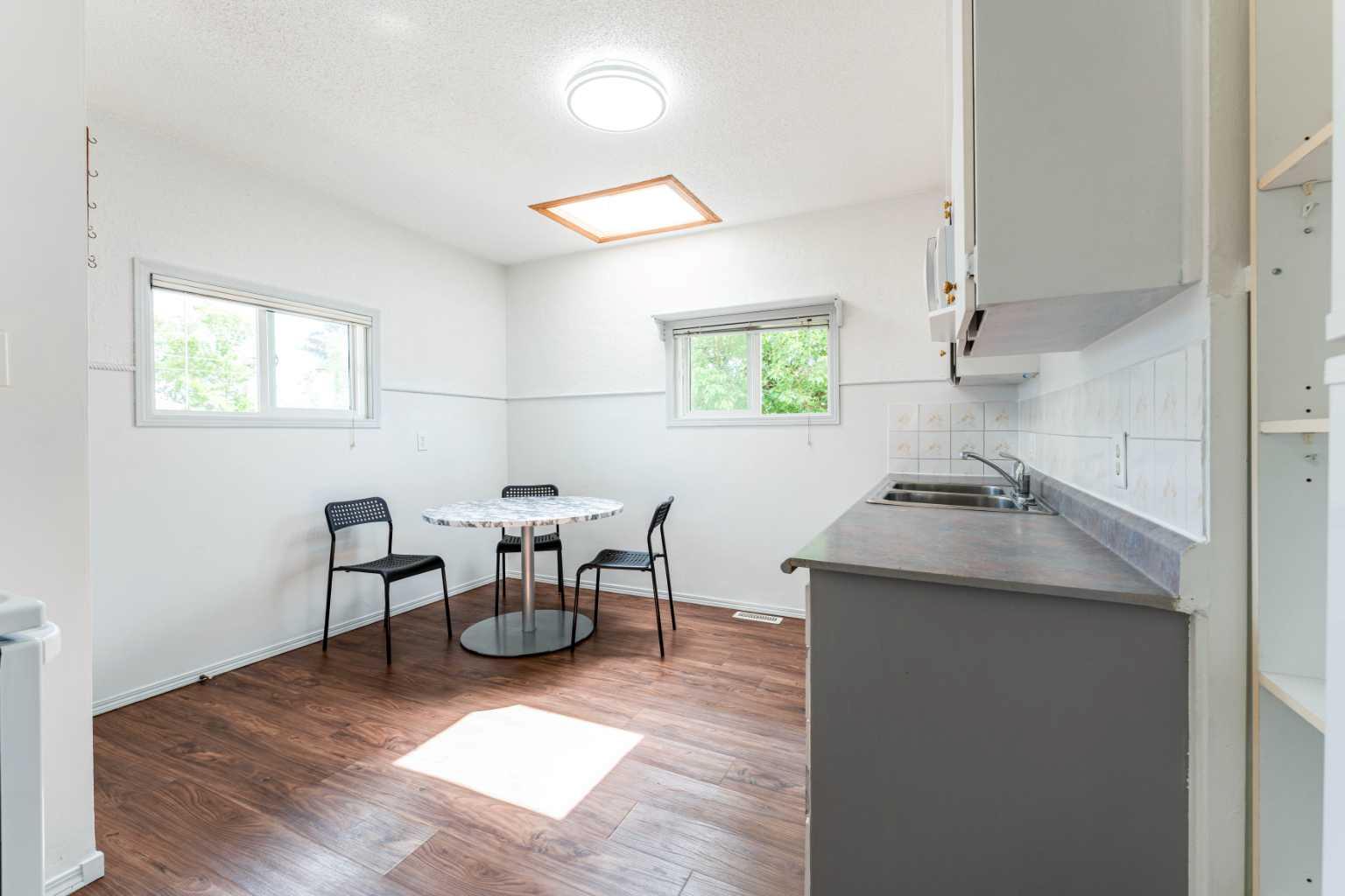 1502 40 Street SE