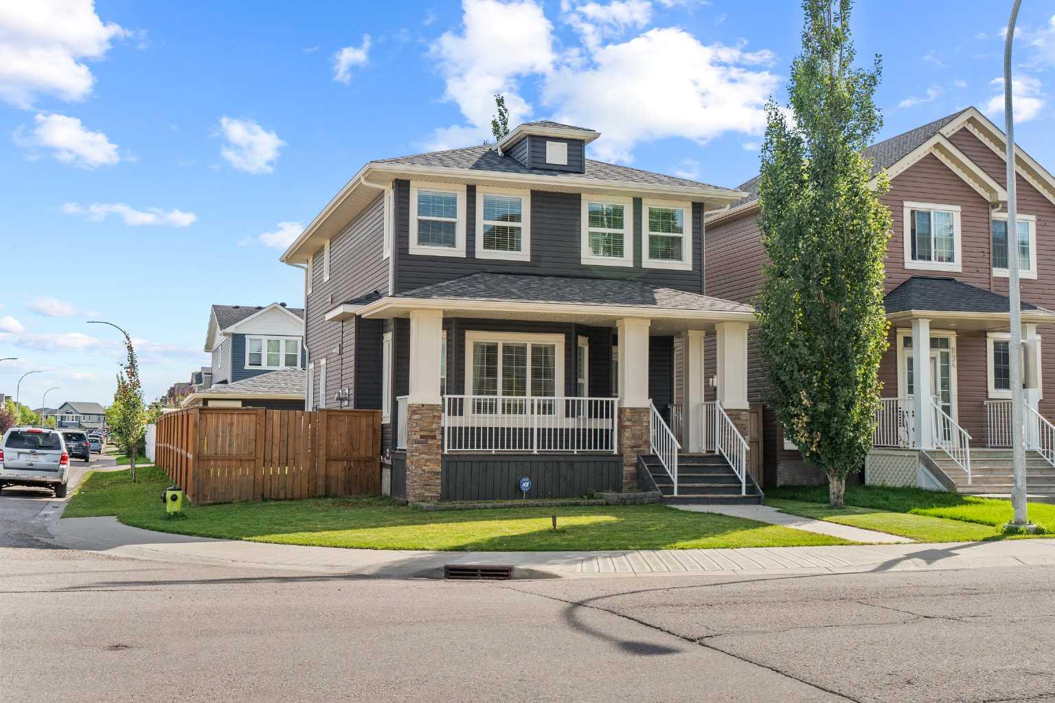 898 Evanston Drive NW
