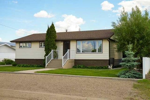 Photo of 5015 51 Street, Hardisty, AB T0B 1V0 (MLS # A2324511)