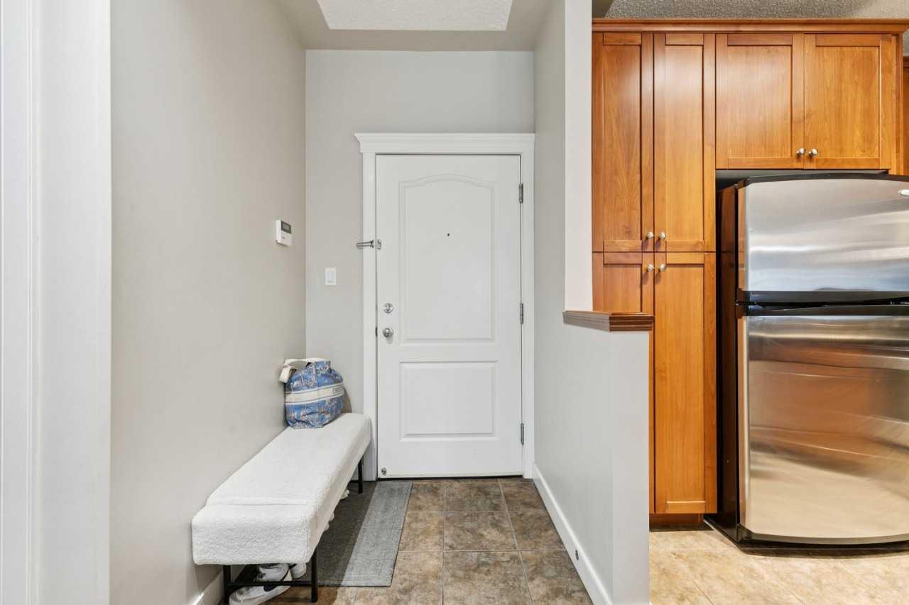 10 Discovery Ridge Close SW 211