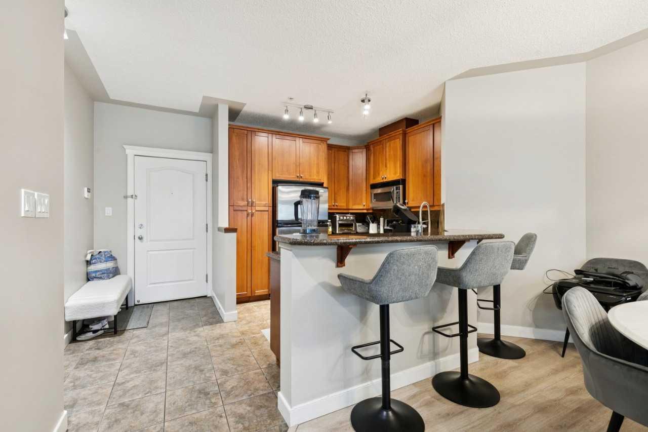 10 Discovery Ridge Close SW 211