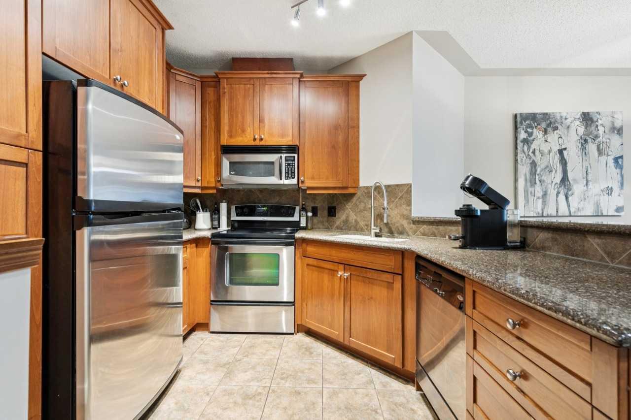 10 Discovery Ridge Close SW 211