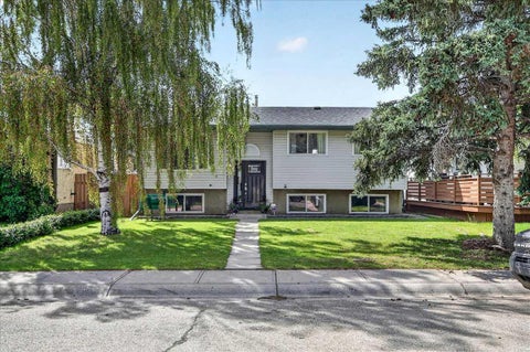 Photo of 81 Ashwood Road SE, Airdrie, AB T4B 1G9 (MLS # A2326882)