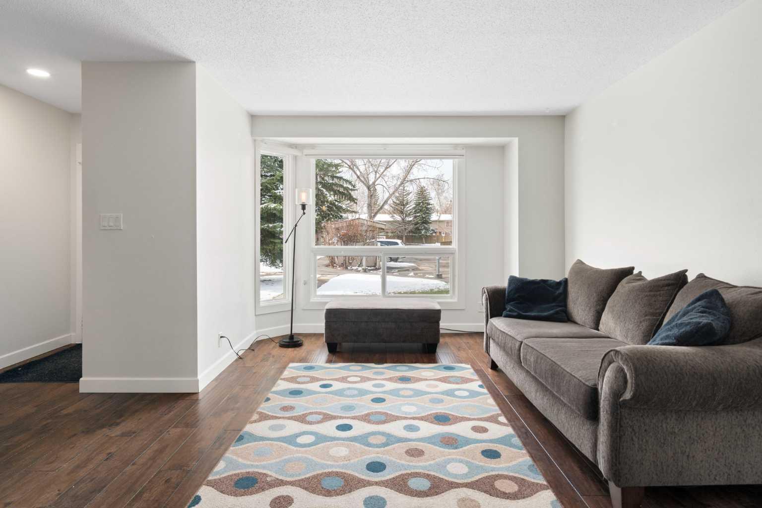 123 Queensland Drive SE 144