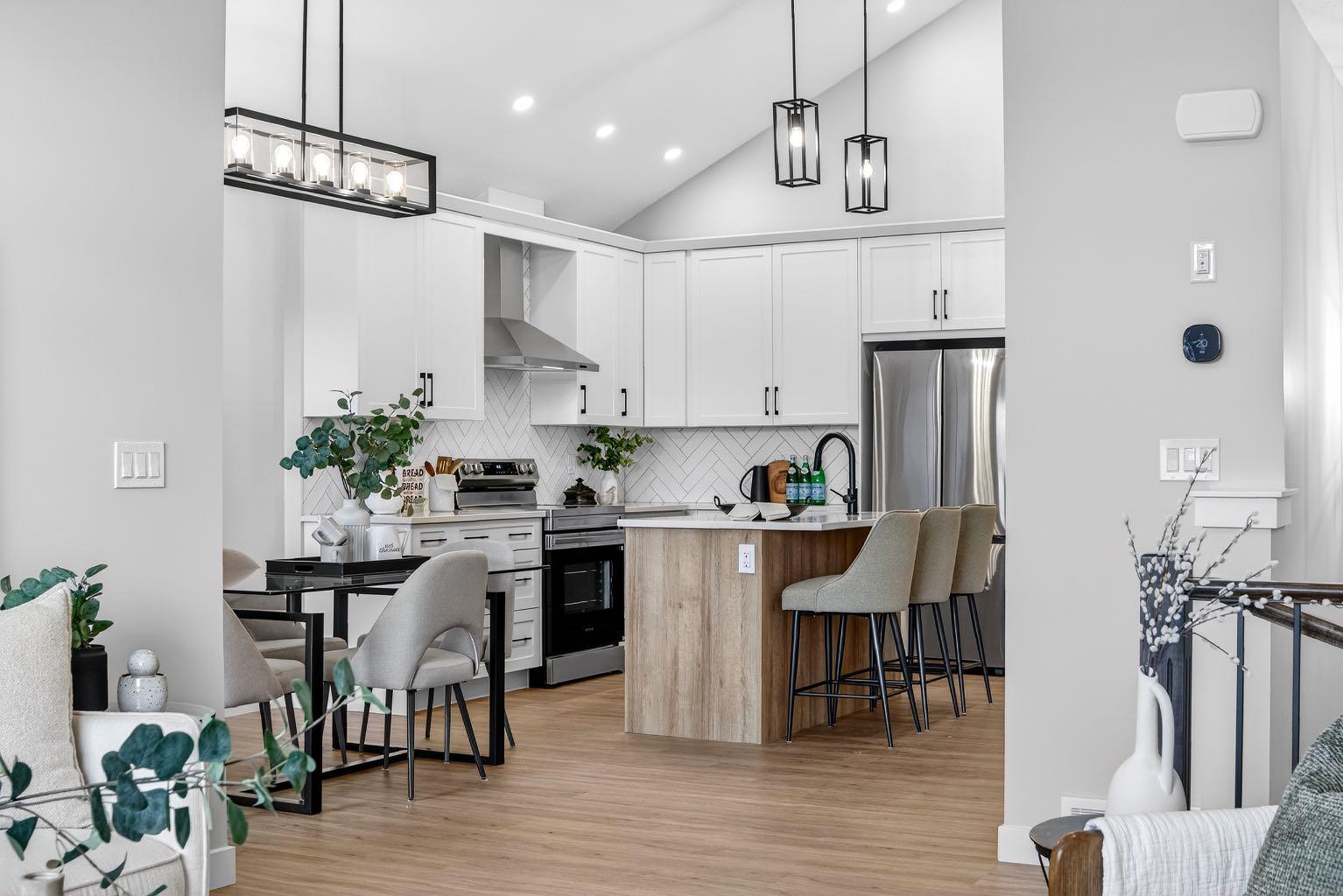 2242 Bayview Drive SW