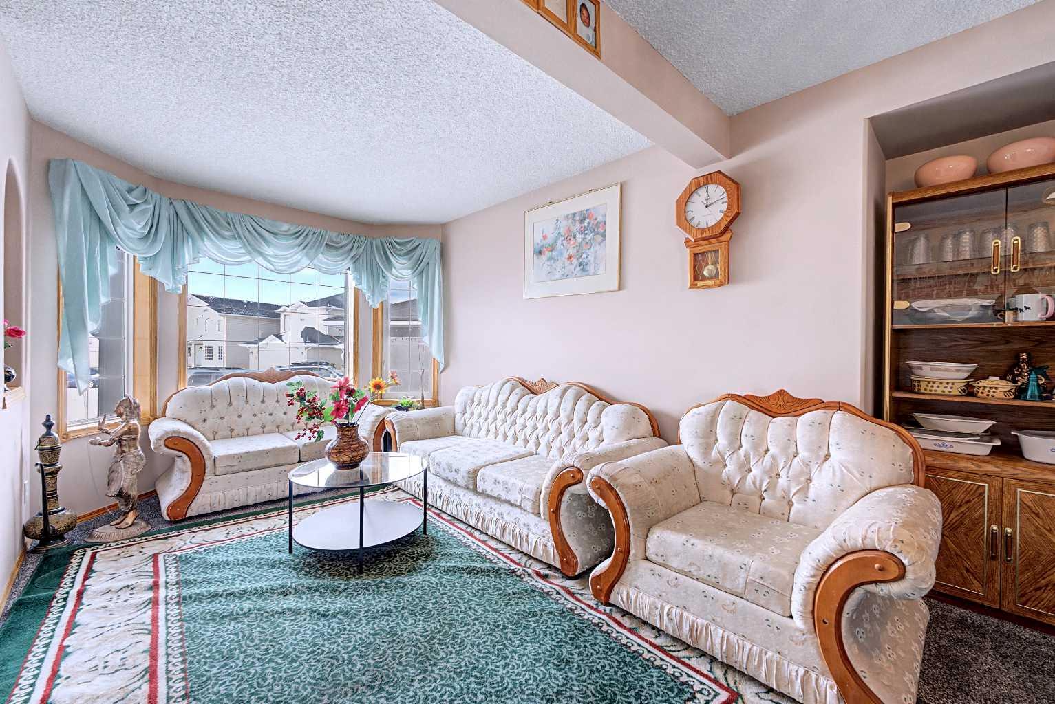 433 Coral Springs Place NE