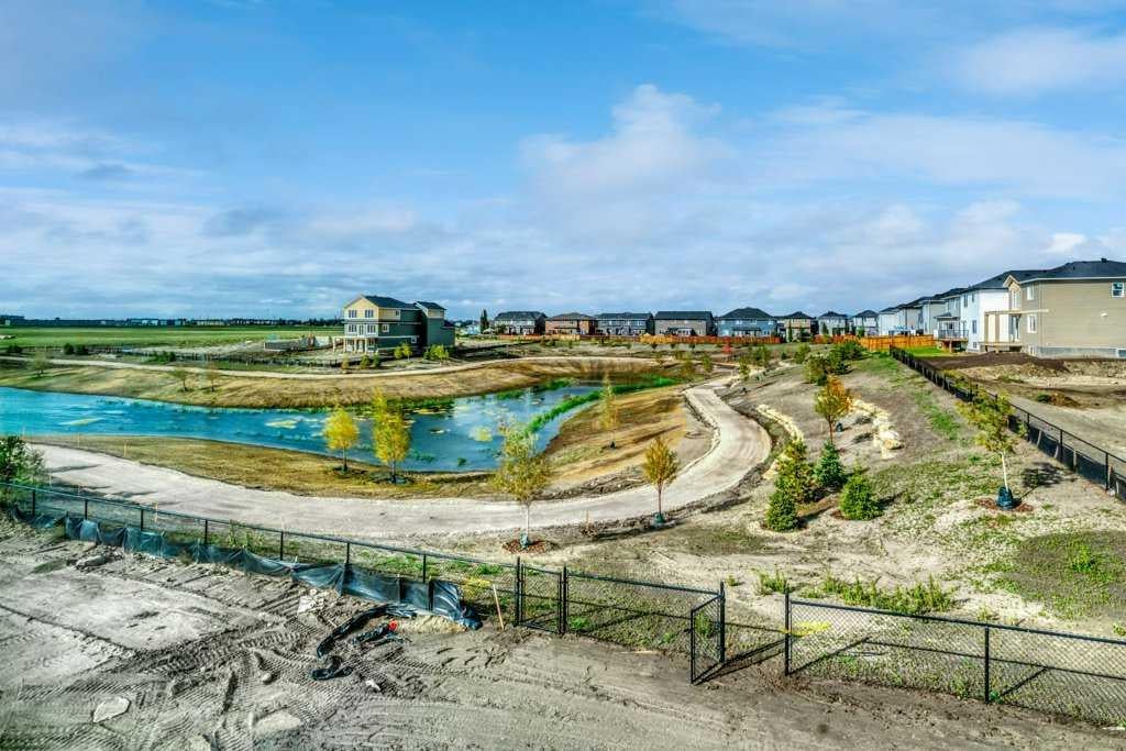 212 Edgefield Bay
