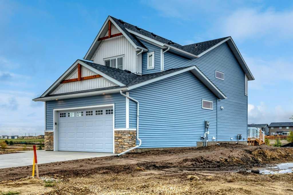 212 Edgefield Bay