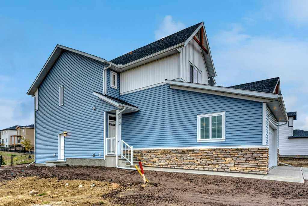 212 Edgefield Bay