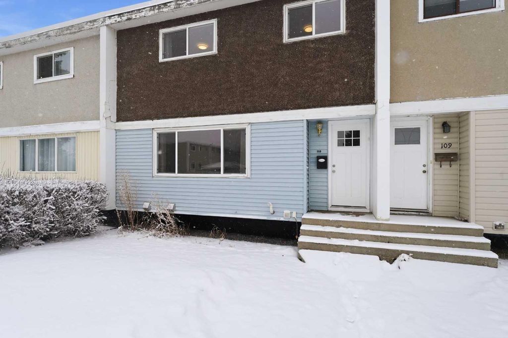 Photo of 110 Terrace Park, Red Deer, AB T4N 1V8 (MLS # A2293122)