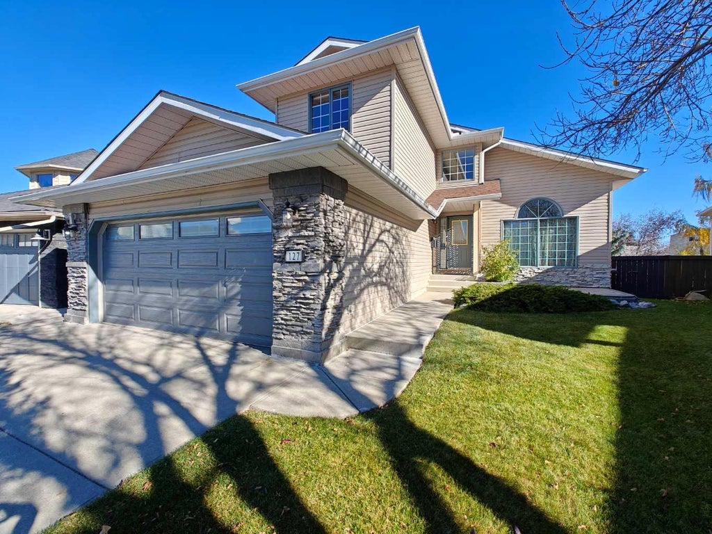 Photo of 127 Edgebrook Circle NW, Calgary, AB T3A 5A4 (MLS # A2352502)
