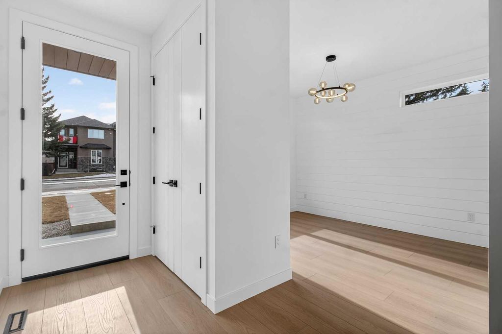 Photo of 720 52 Avenue SW, Calgary, AB T2V 0B5 (MLS # A2284949)