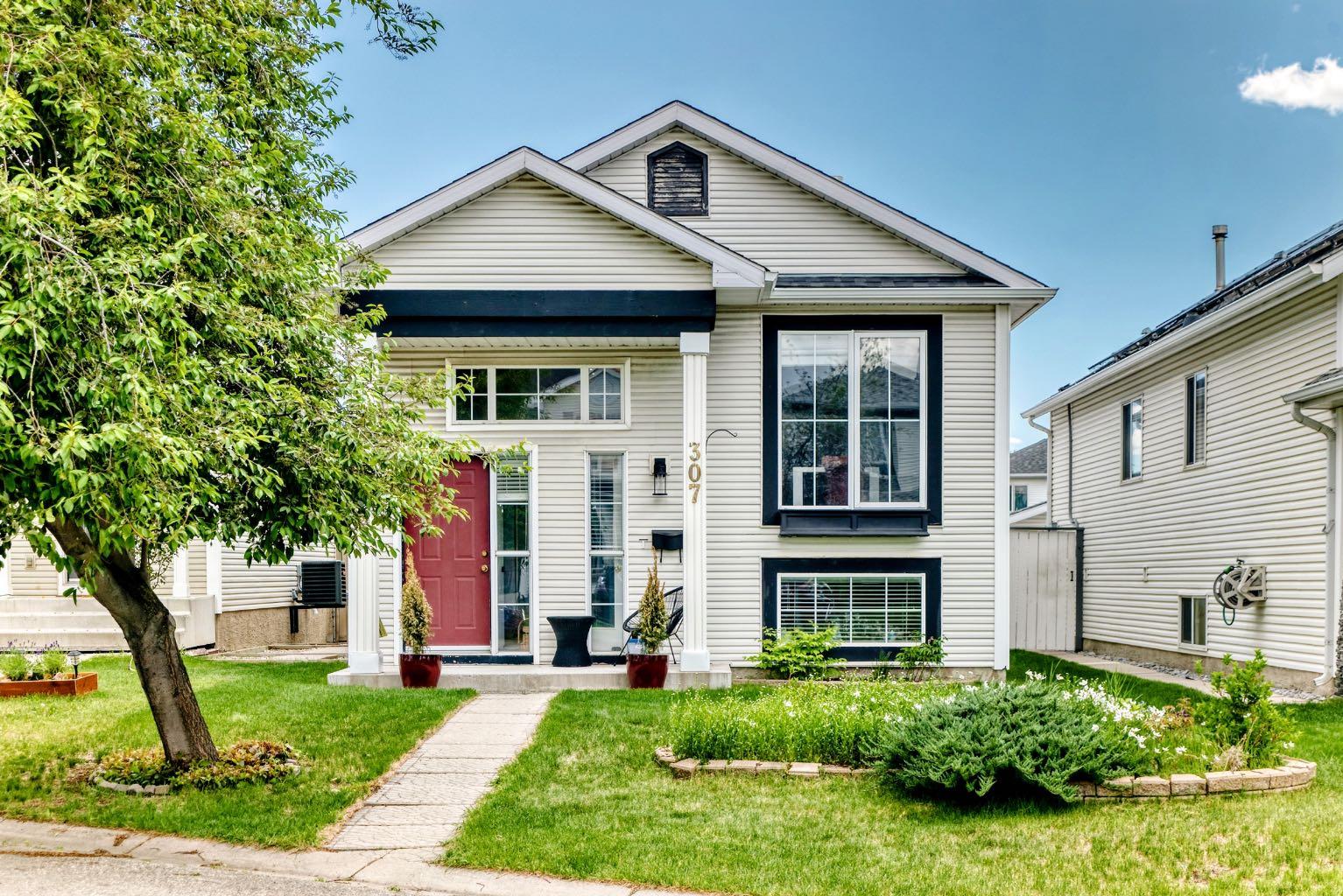 307 Mt Lorette Place SE