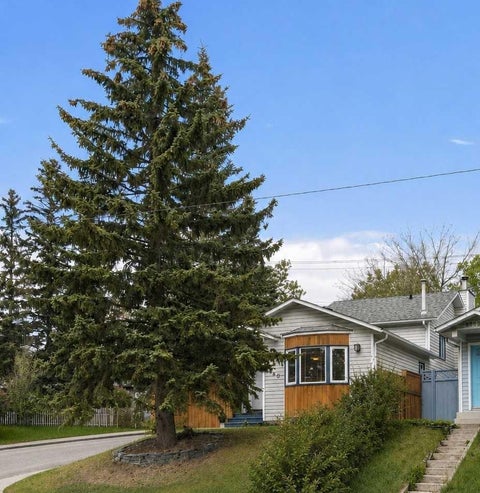 Photo of 1840 33 Avenue SW, Calgary, AB T2T 1Y9 (MLS # A2330753)