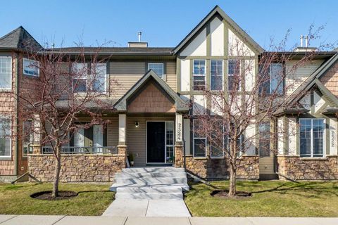 2524 Eversyde Avenue SW Calgary AB T2Y 5G8