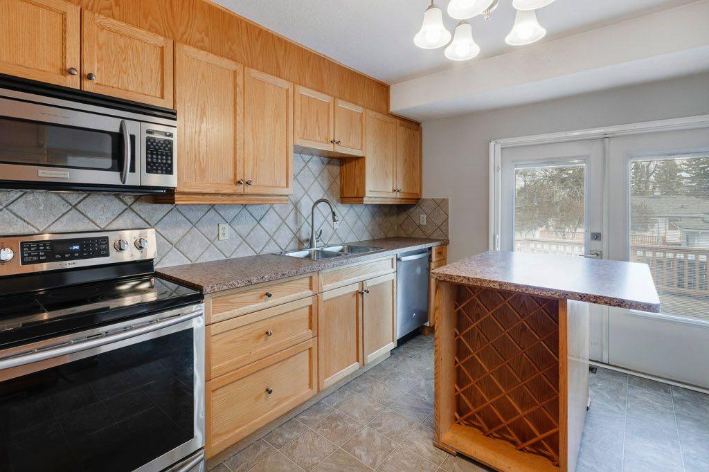 8 Walnut Drive SW