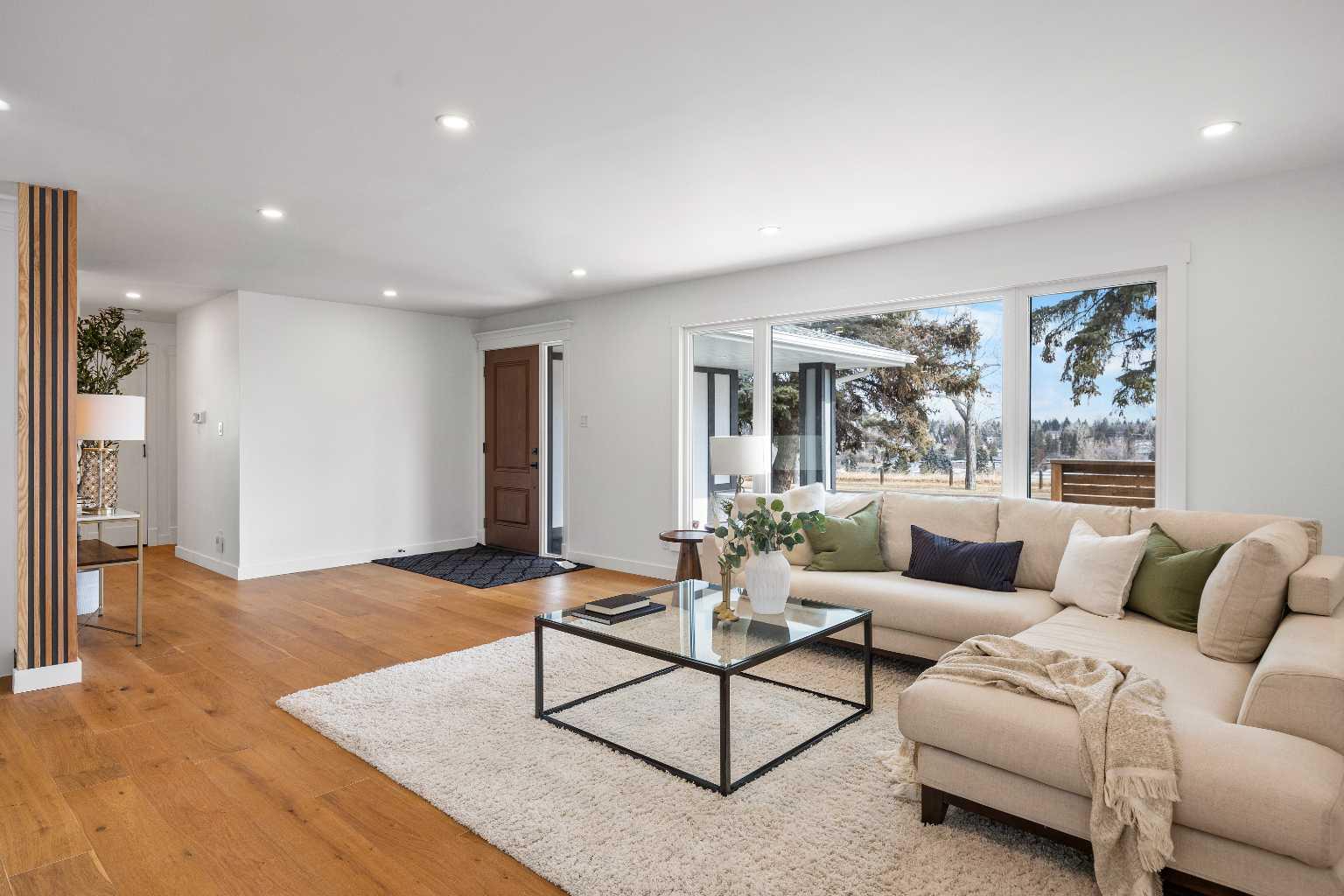 1040 Lake Ontario Drive SE