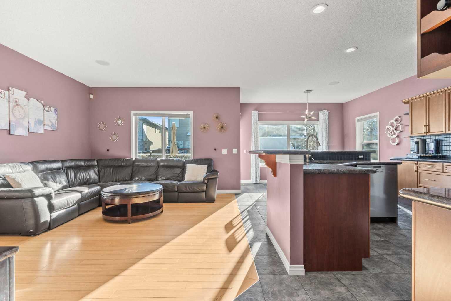 15 Chapalina Close SE