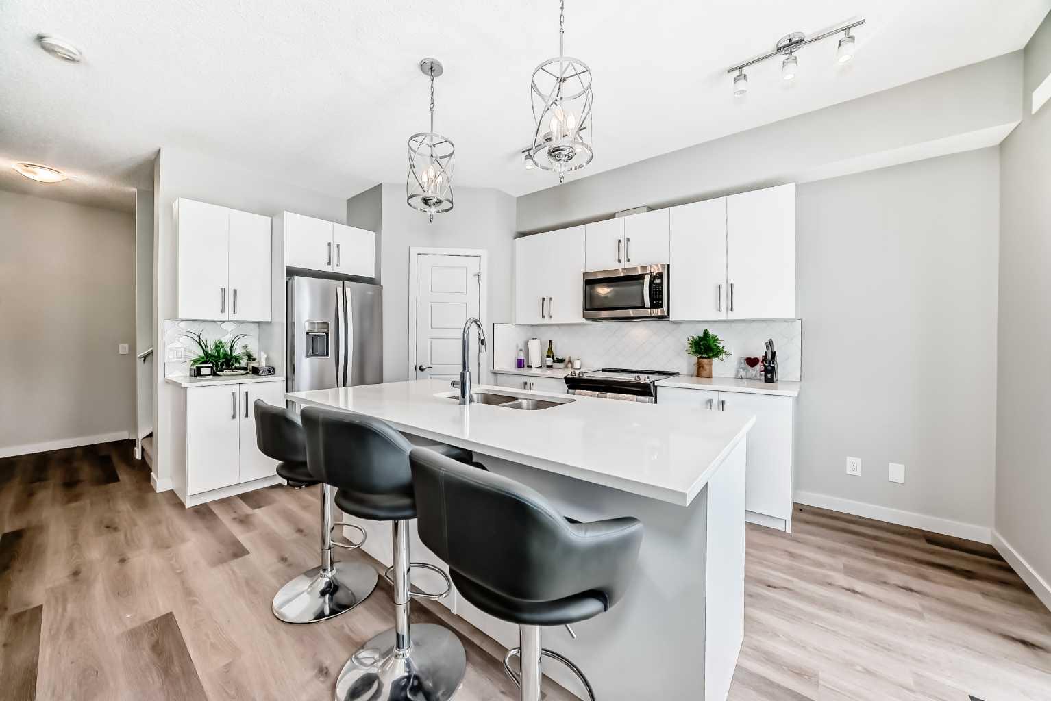 32 Red Embers Parade NE 806