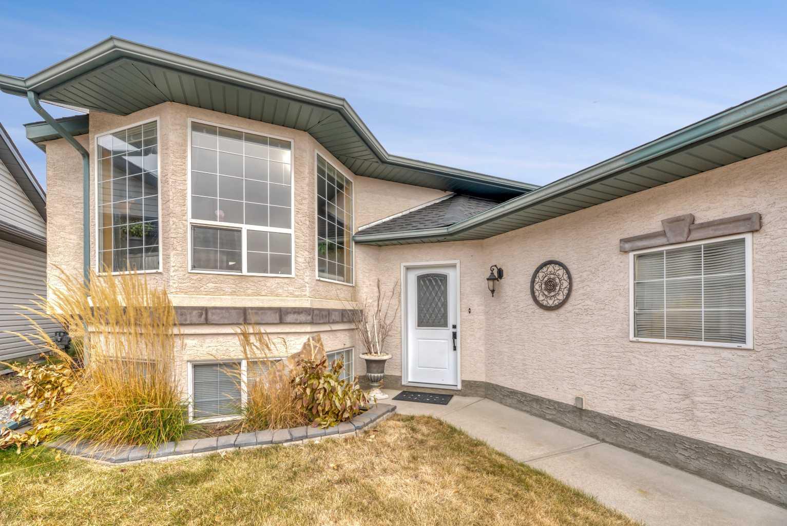 230 Strathford Crescent