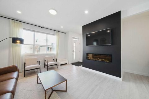 Photo of 47 Edith Terrace NW, Calgary, AB T3R 1Z1 (MLS # A2255935)