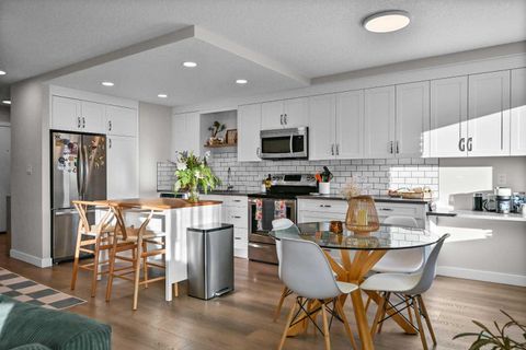 Photo of 1208 14 Avenue SW #201, Calgary, AB T3C 0V9 (MLS # A2307072)
