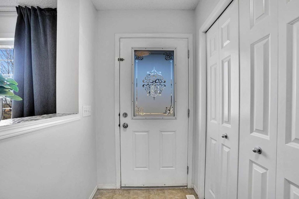 Photo of 88 saddlebrook Common NE, Calgary, AB T3J 0J6 (MLS # A2287470)