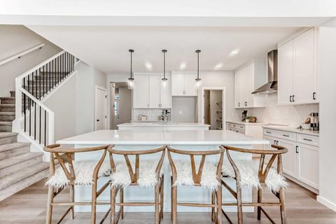 41 Walgrove Bay SE Calgary AB T2X 5N9