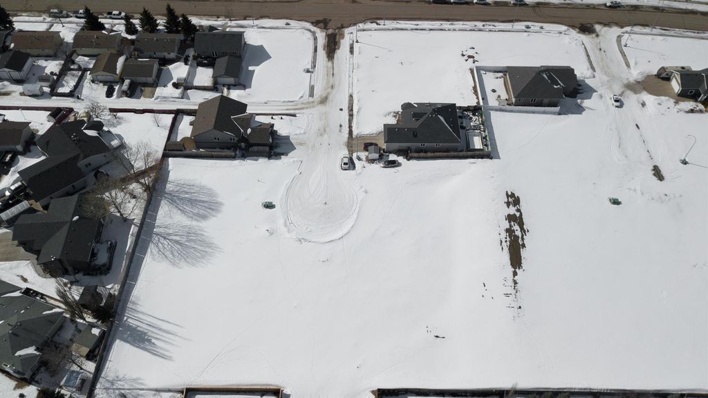 Photo of 7202 44 Avenue Close, Camrose, AB T4V 5E1 (MLS # A2033509)