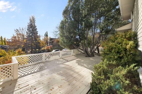 2316 34 Avenue NW Calgary AB T2L 0V2