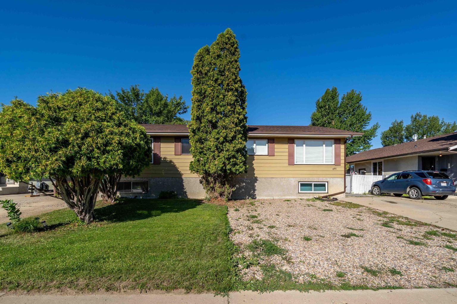 439 Ross Glen Drive SE
