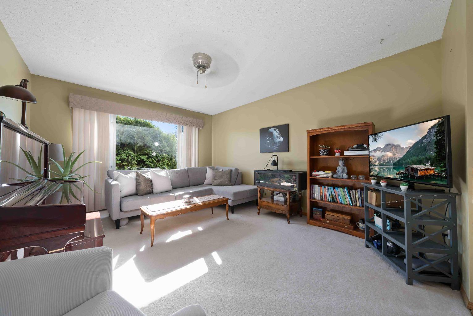 439 Ross Glen Drive SE
