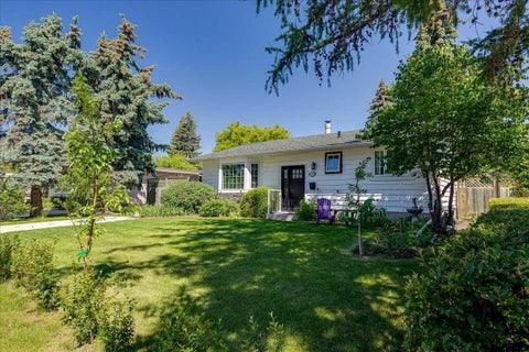 Photo of 109 Selkirk Boulevard, Red Deer, AB T4N 0G8 (MLS # A2323457)