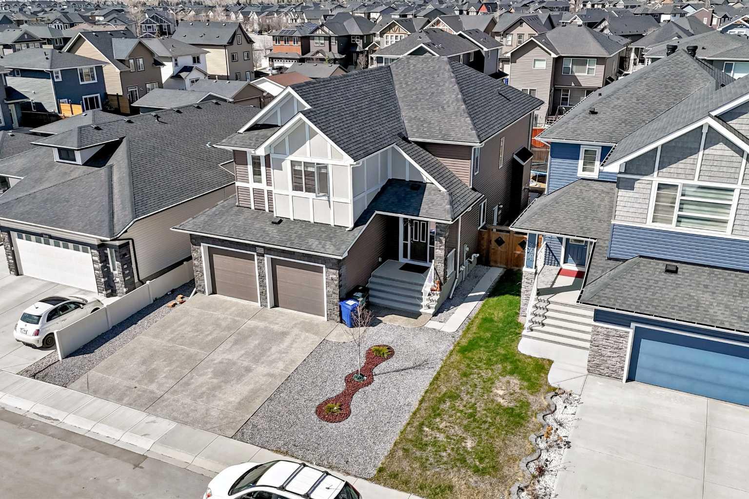 2004 Ravensdun Crescent SE