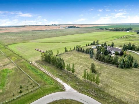 104001 275 Avenue E Rural Foothills County AB T0L 0X0